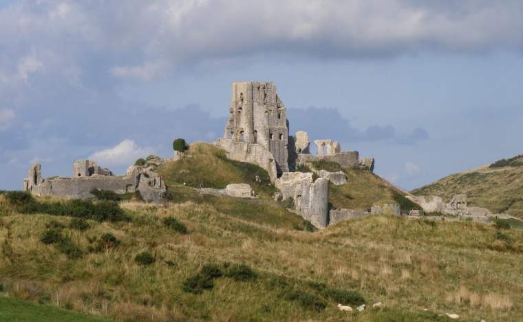 Corfe-castle-1208201-1280x960