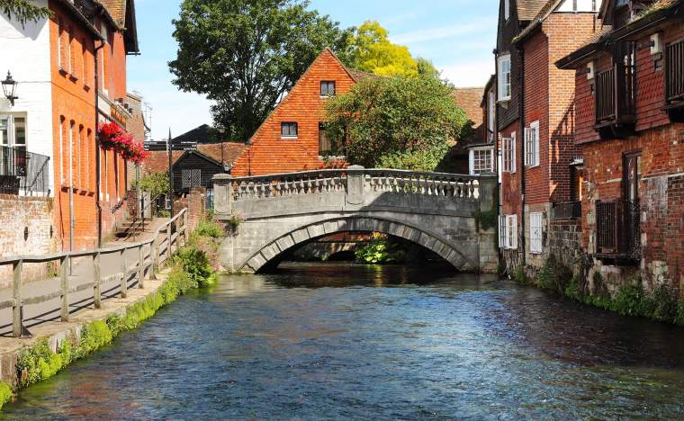 The-River-Itchen-in-the-City-of-Winchester-in-Hampshire-England