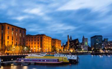 VE25513-Albert-Dock-in-the-evening- -Visit England-Thomas-Heaton