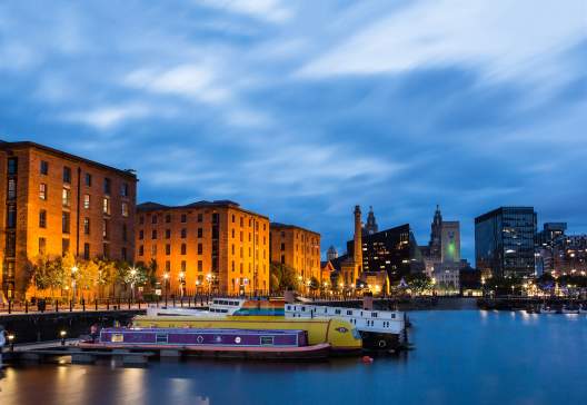 VE25513-Albert-Dock-in-the-evening- -Visit England-Thomas-Heaton