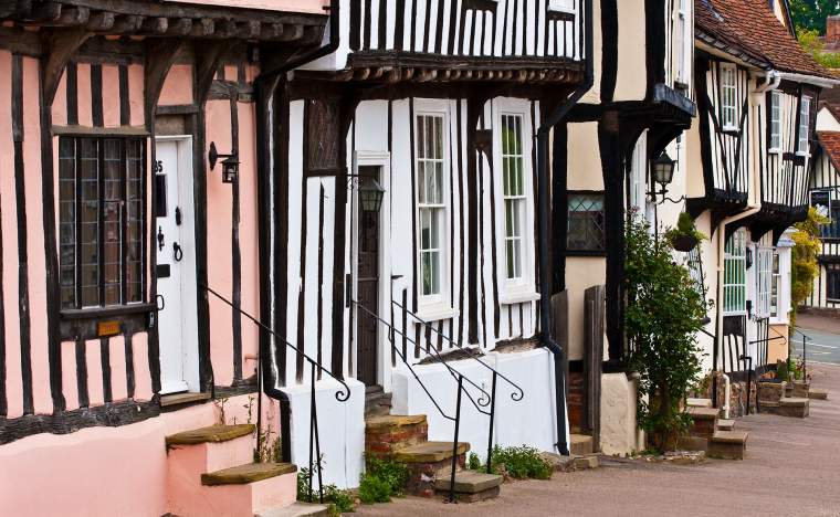 A-row-of-colorful-old-town-houses-in-Lavenham-England