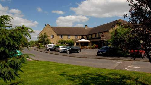 Witney Four Pillars Hotel Exterior OFW2