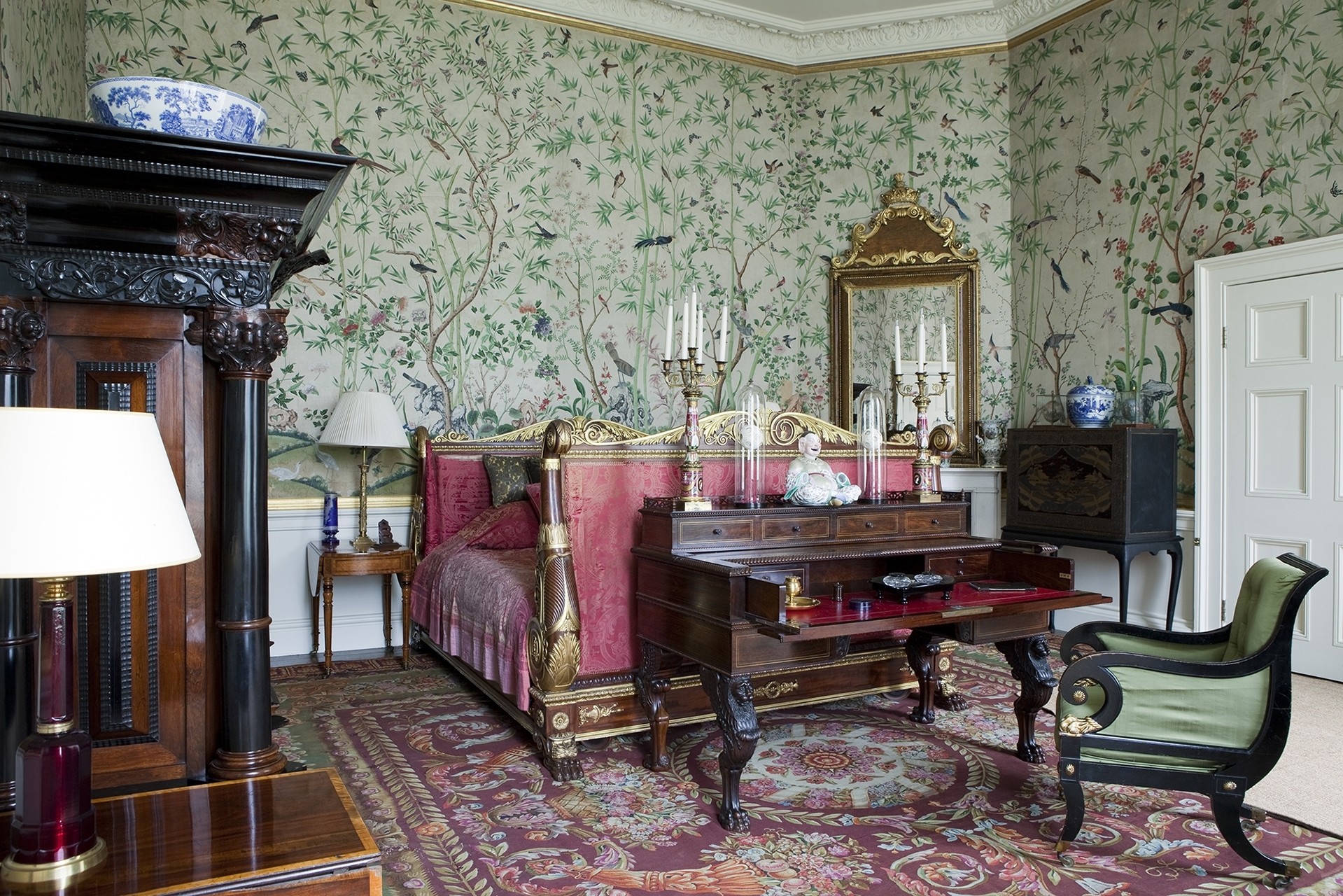 Chatsworth-House_Leicester-Bedroom-by-D.Vintiner