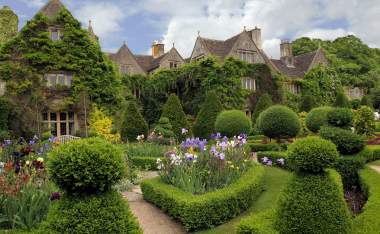 Quaint-charming-English-cottage