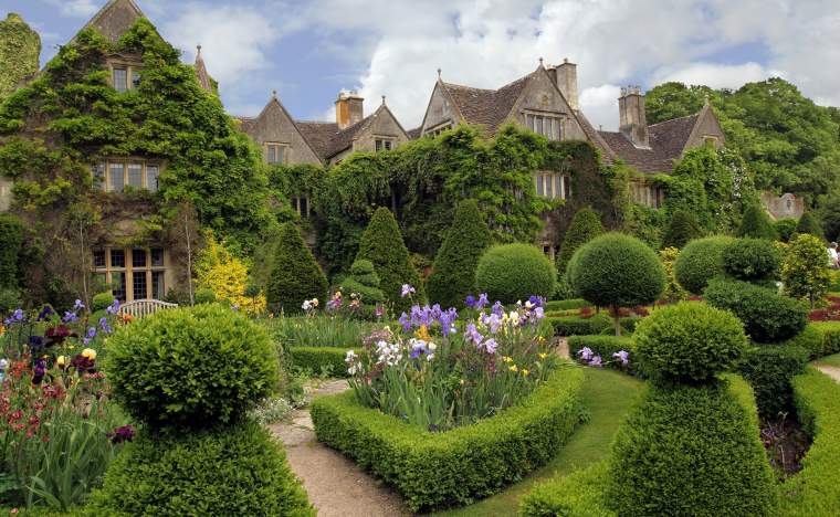Quaint-charming-English-cottage