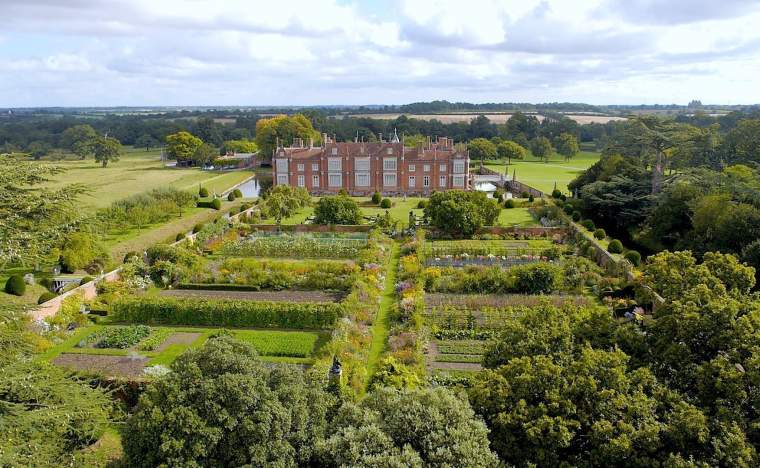 Helmingham-Hall-and-Gardens-2- -Visit England-Helmingham-Hall-and-Gardens