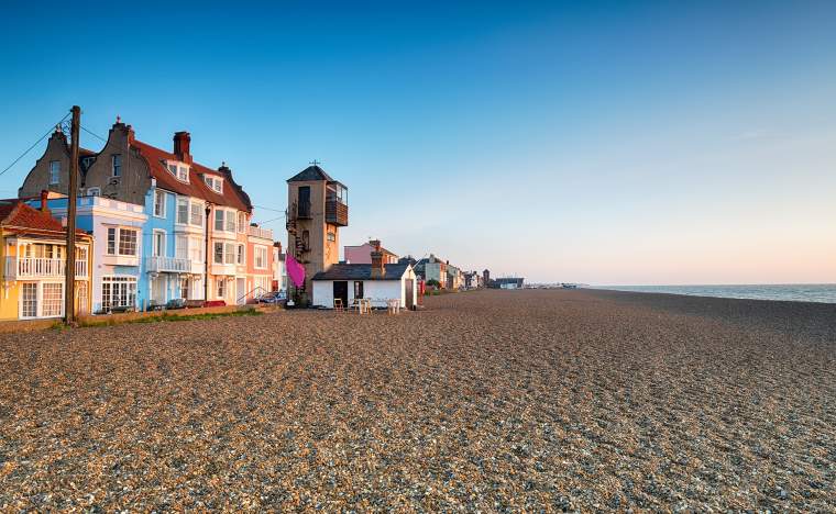 The-seafront-and-beach-at-Aldeburgh-on-the-Suffolk-coast
