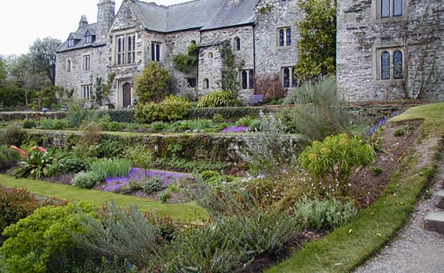 Cotehele-House- -Chris-Gunns