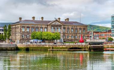 Custom-House-over-the-river-Lagan-in-Belfast