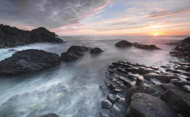 Sundown-over-Giants-Causeway-landscape-North-Ireland