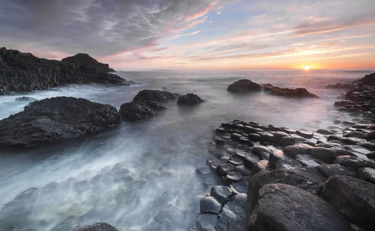 Sundown-over-Giants-Causeway-landscape-North-Ireland