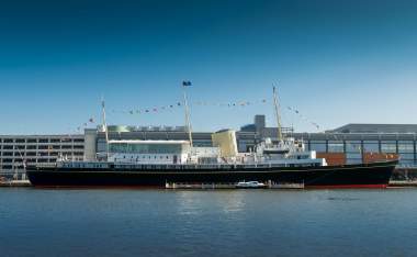 Royal-Yacht-Brittania_Landscape-by-Marc-Millar