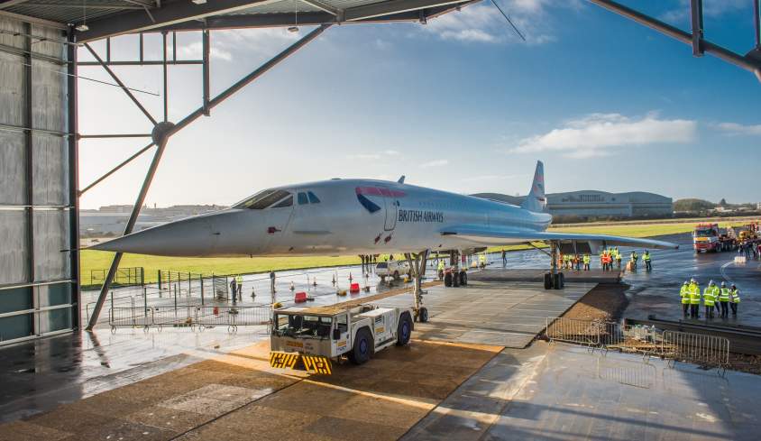 Concorde moving into the museum